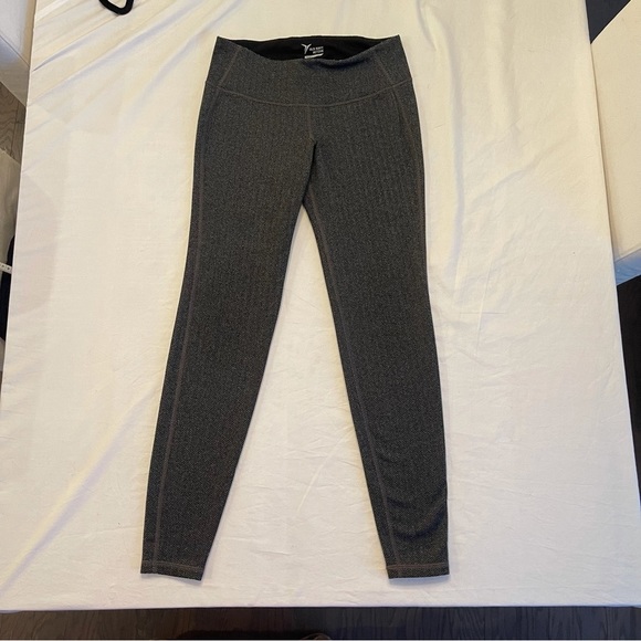 OLD Navy Active Go Dry Fitted Leggings - Picture 4 of 13